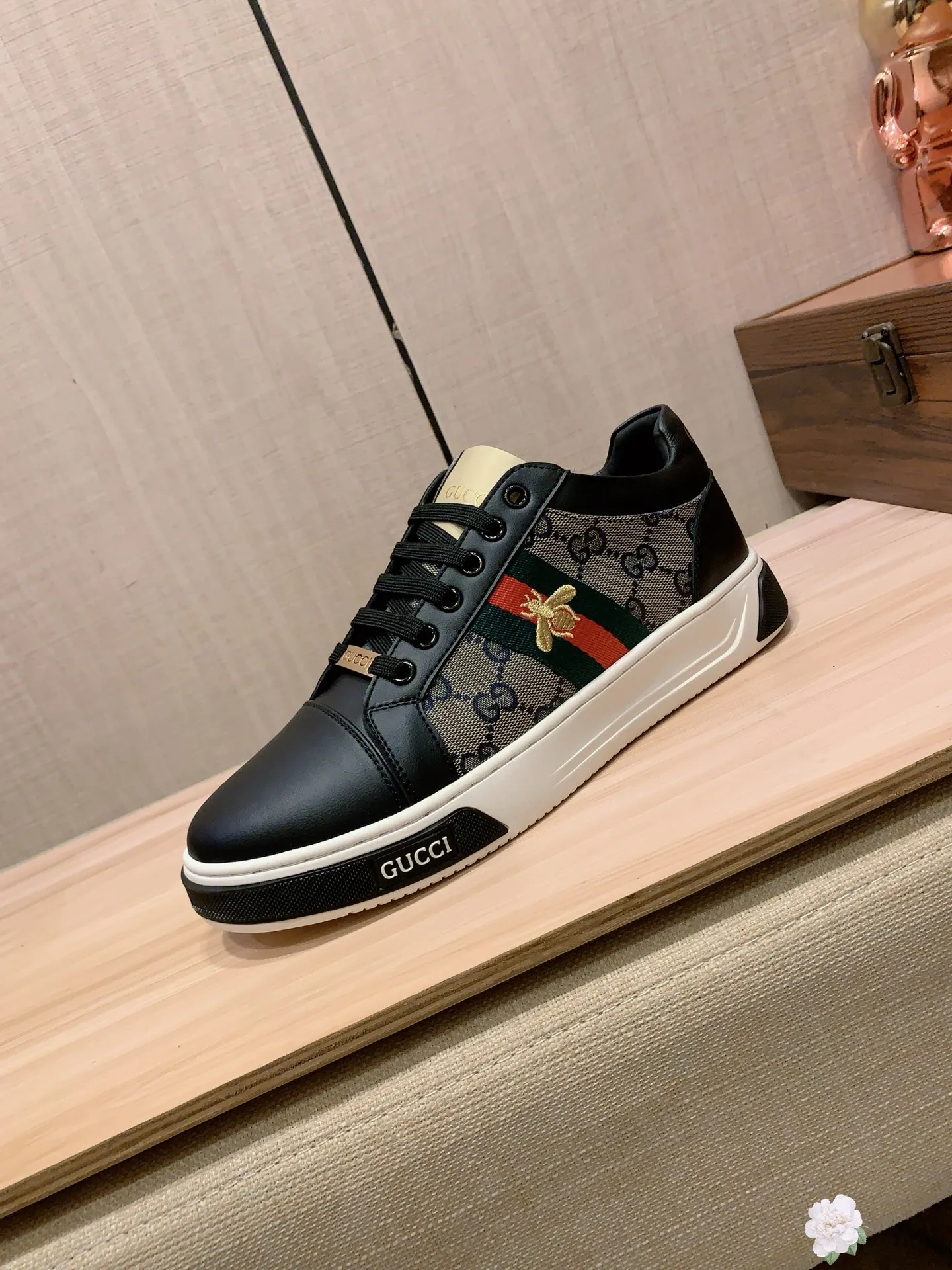 Men's Men's Shoes💰420💰💰🎩🎩[Lightning][Lightning] "Gucci*" The latest and most popular casual shoes, top brand [seduce] luxury ~ purchasing agency, top ~ quality. [Strong] The upper is made of imported breathable cowhide with material ➕ breathable sheepskin feet (•) and fine workmanship. The original stylish and stylish soft rubber wear-resistant and non-slip outsole is light and comfortable on the feet. The real thing looks better when photographed in person. 0099: code: 38-44, 2️⃣ colors selected